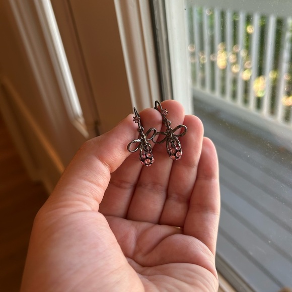 Betsey Johnson Vintage Bow Earrings - Picture 2 of 4